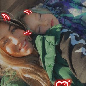 Meet your Posher, Hallie